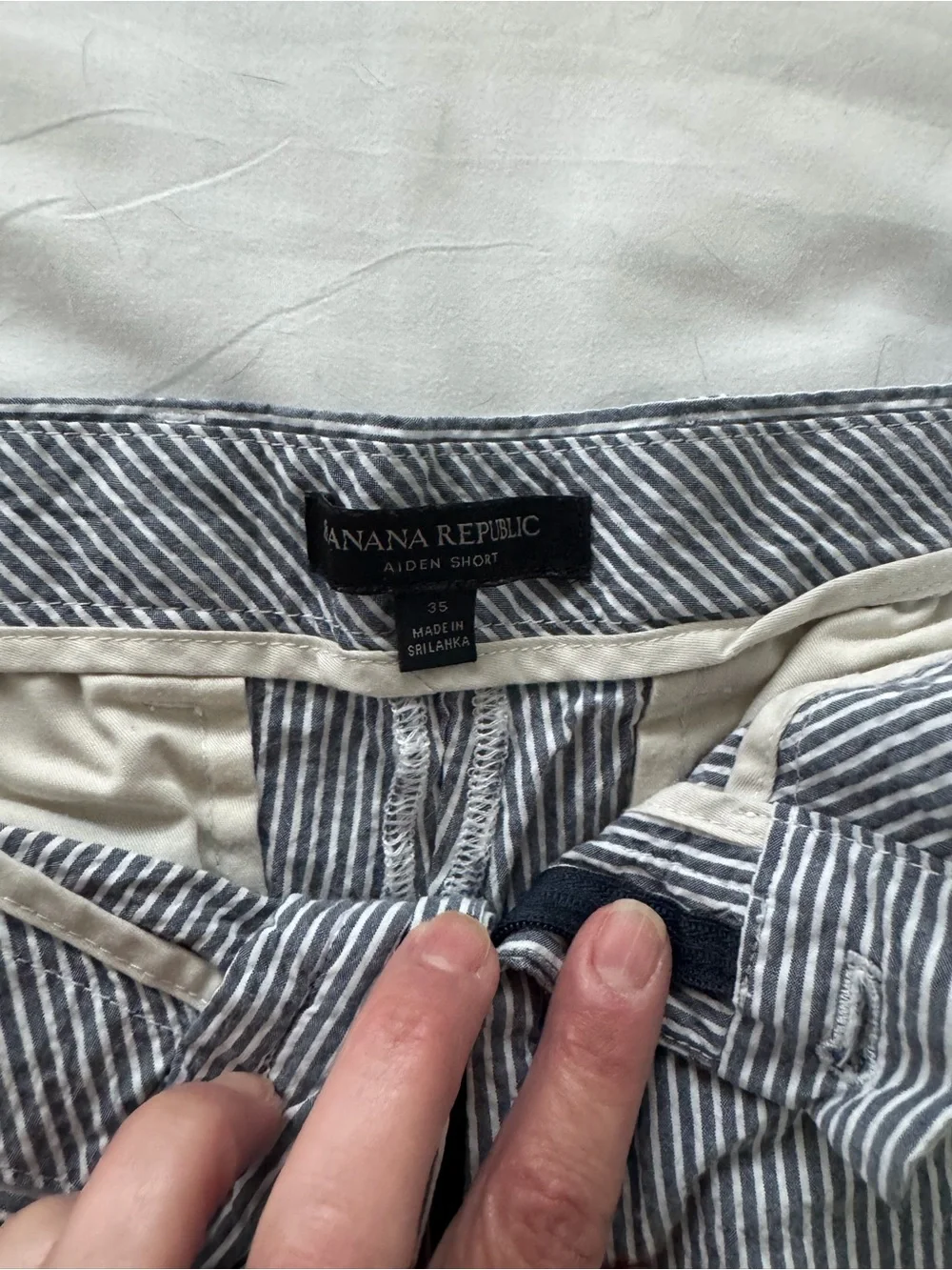 Banana Republic lot of 2 mens shorts- size 34 & 35 (fit like 34)